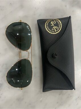 Ray-Ban Gold Aviator Sunglasses with Dark Green Lenses